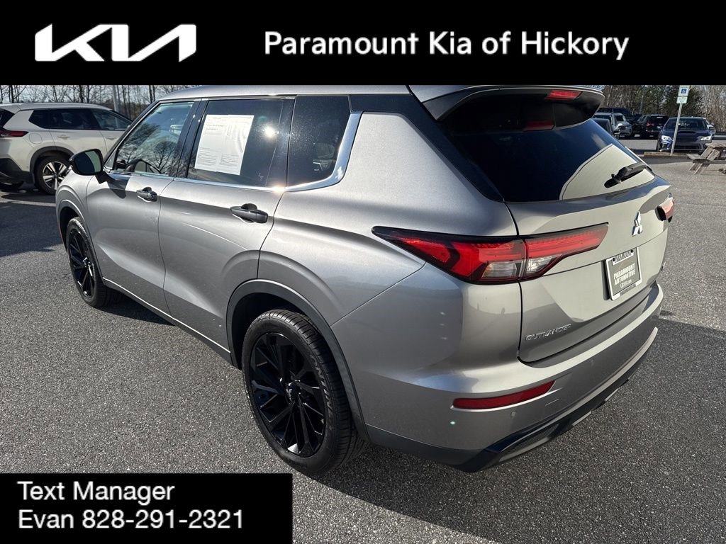Used 2022 Mitsubishi Outlander SEL Black Edition FWD image 5