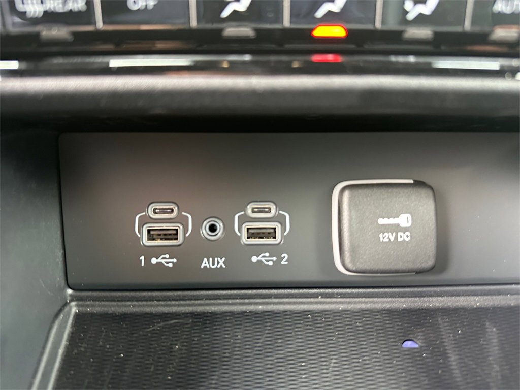 New 2025 Jeep Grand Cherokee Altitude image 27