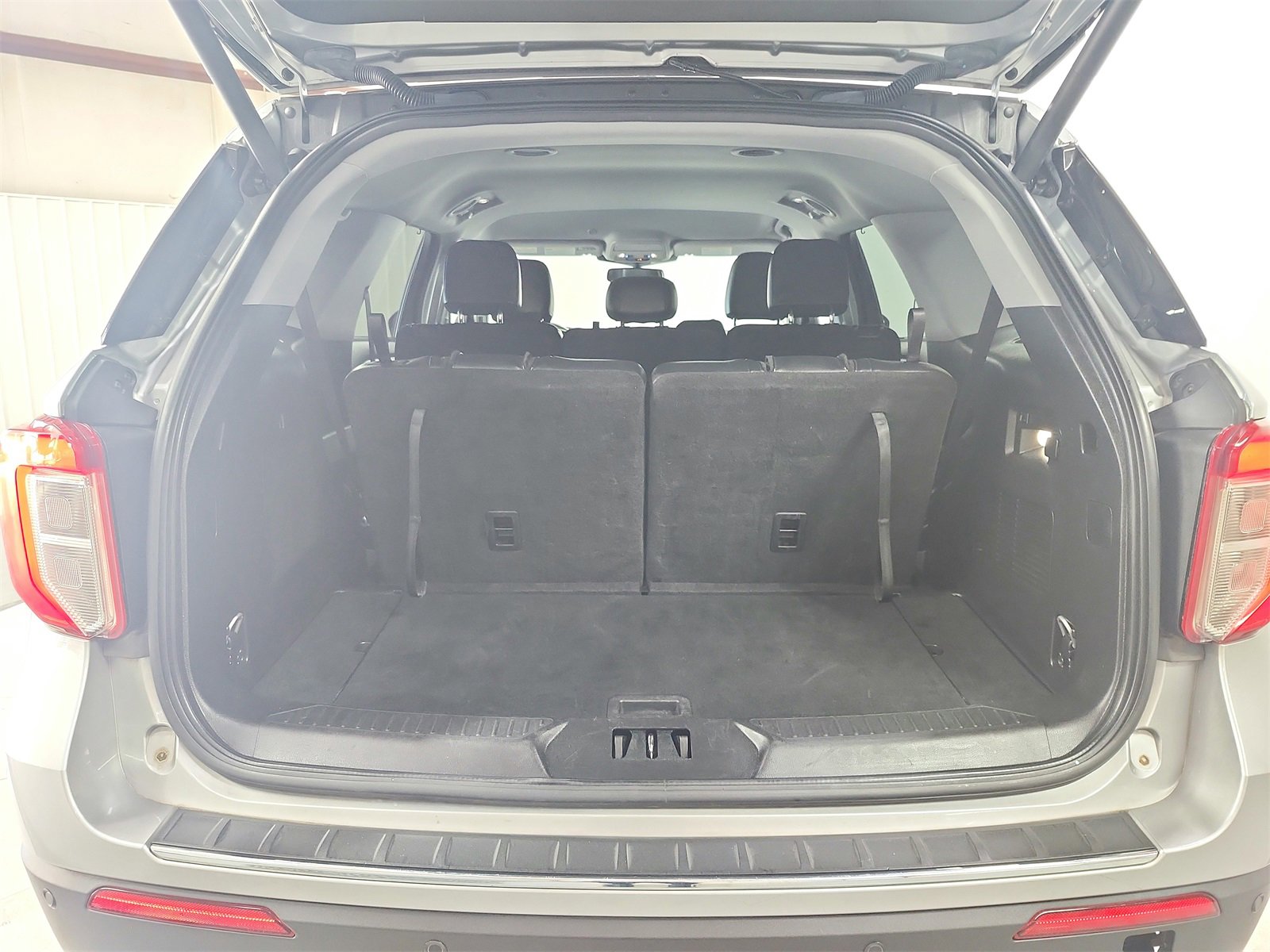 Used 2023 Ford Explorer Limited image 44