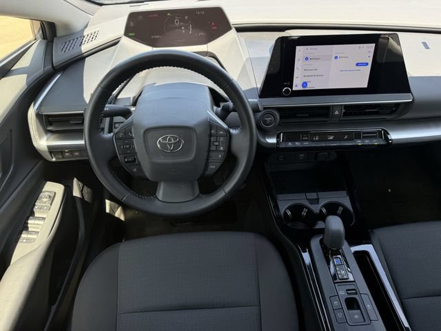 Used 2025 Toyota Prius LE FWD image 11