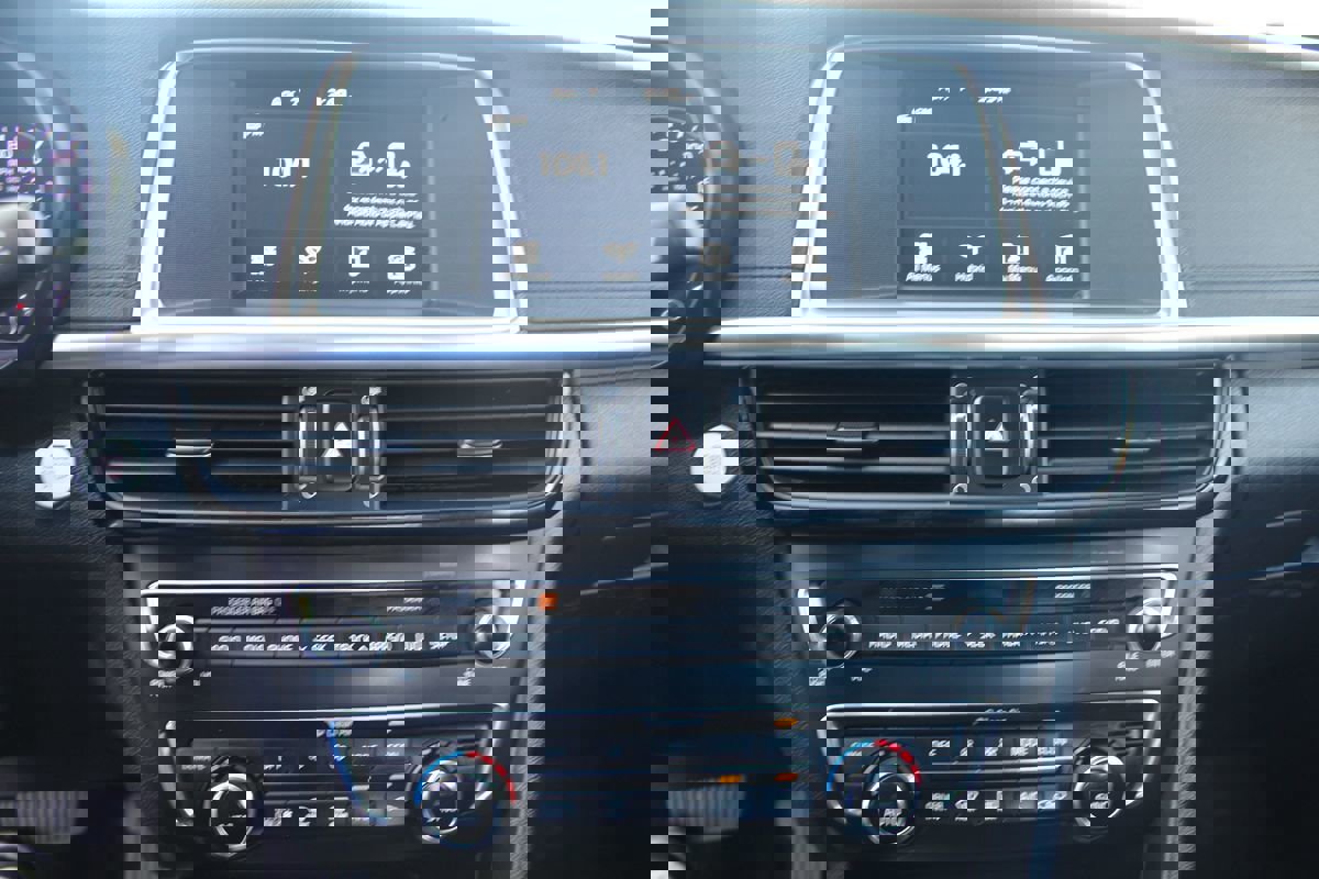 Used 2019 Kia Optima EX image 26