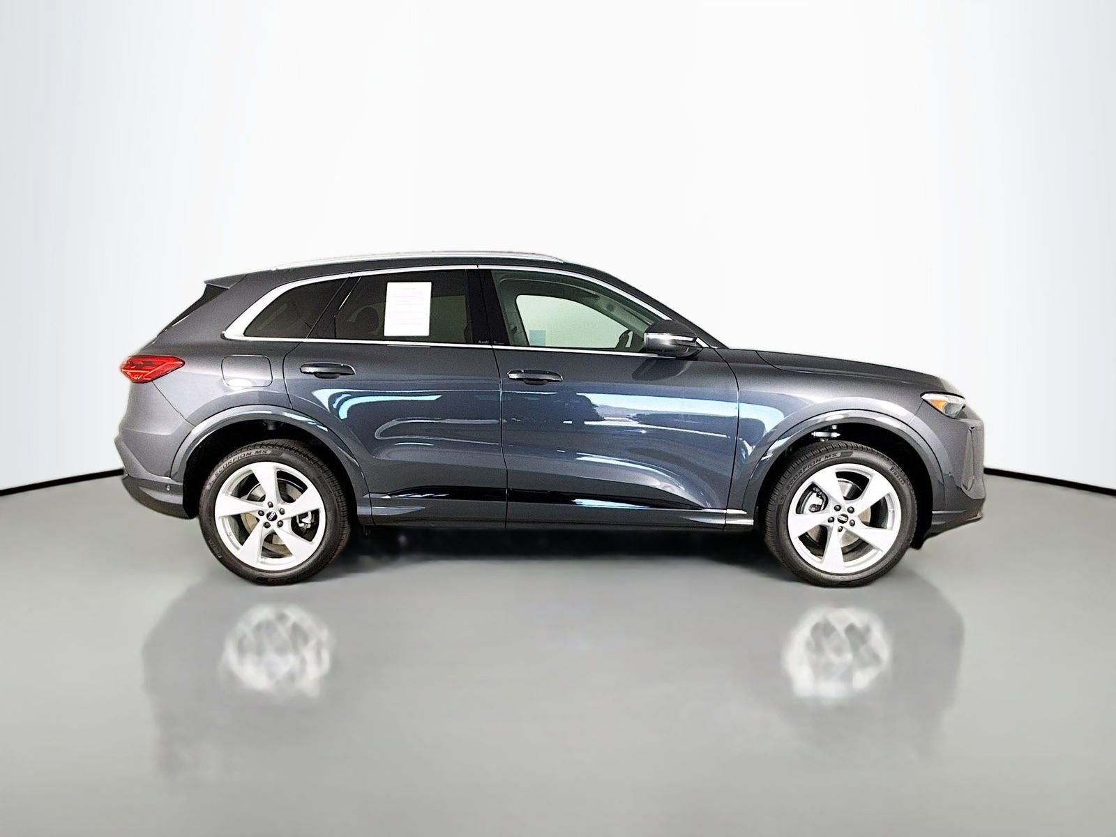 Certified 2025 Audi Q5 Premium w/ Premium Plus AWD/4WD image 8