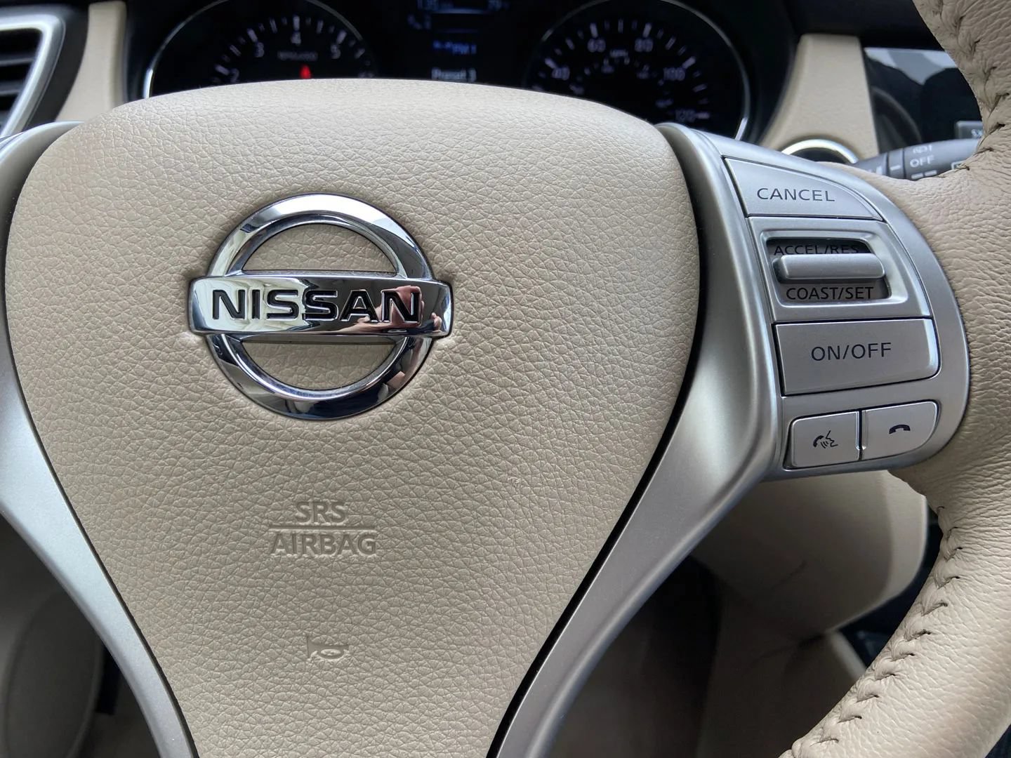 Used 2015 Nissan Rogue SL w/ SL Premium Package AWD/4WD image 17