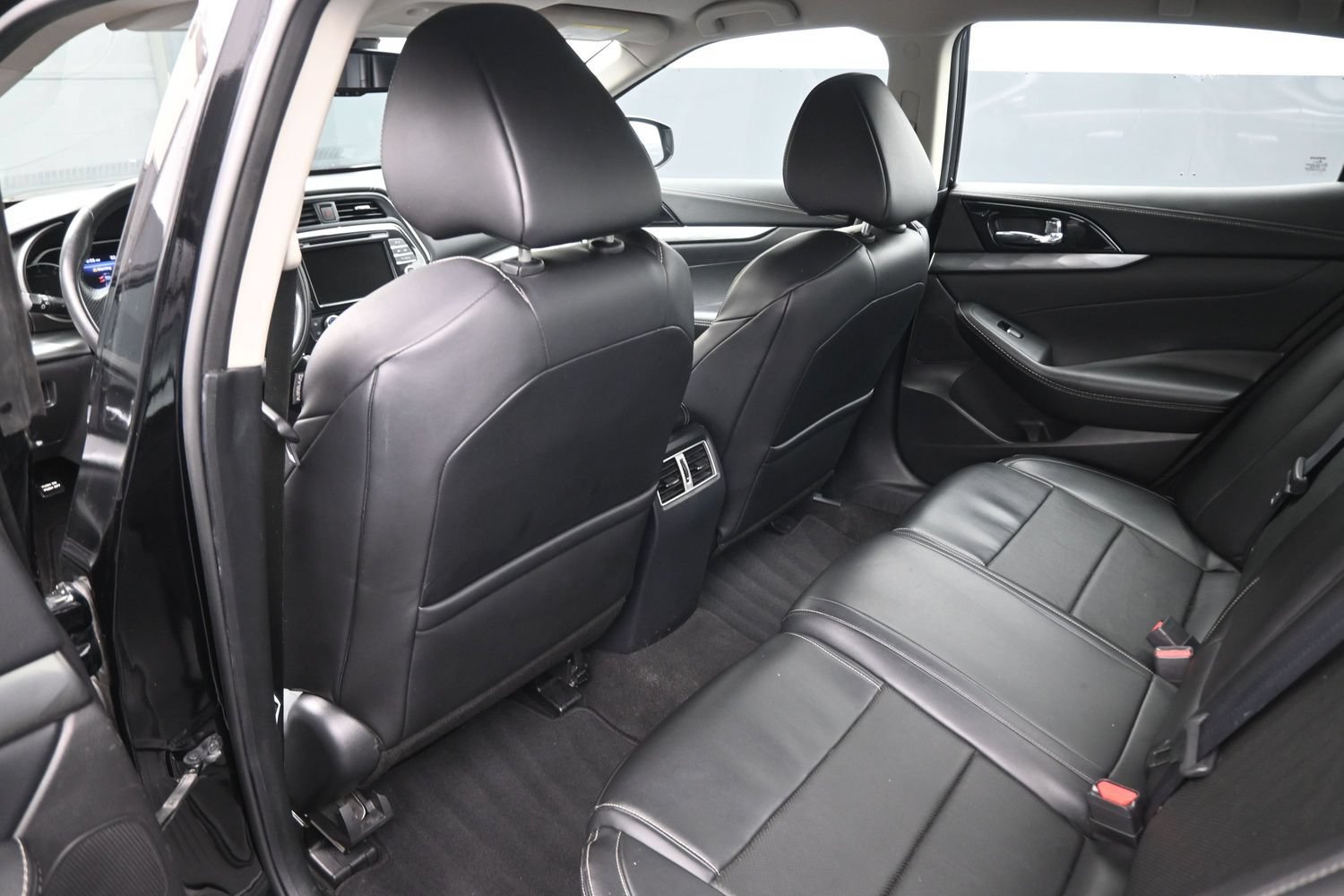 Used 2023 Nissan Maxima SV w/ Floor Mat Group FWD image 23