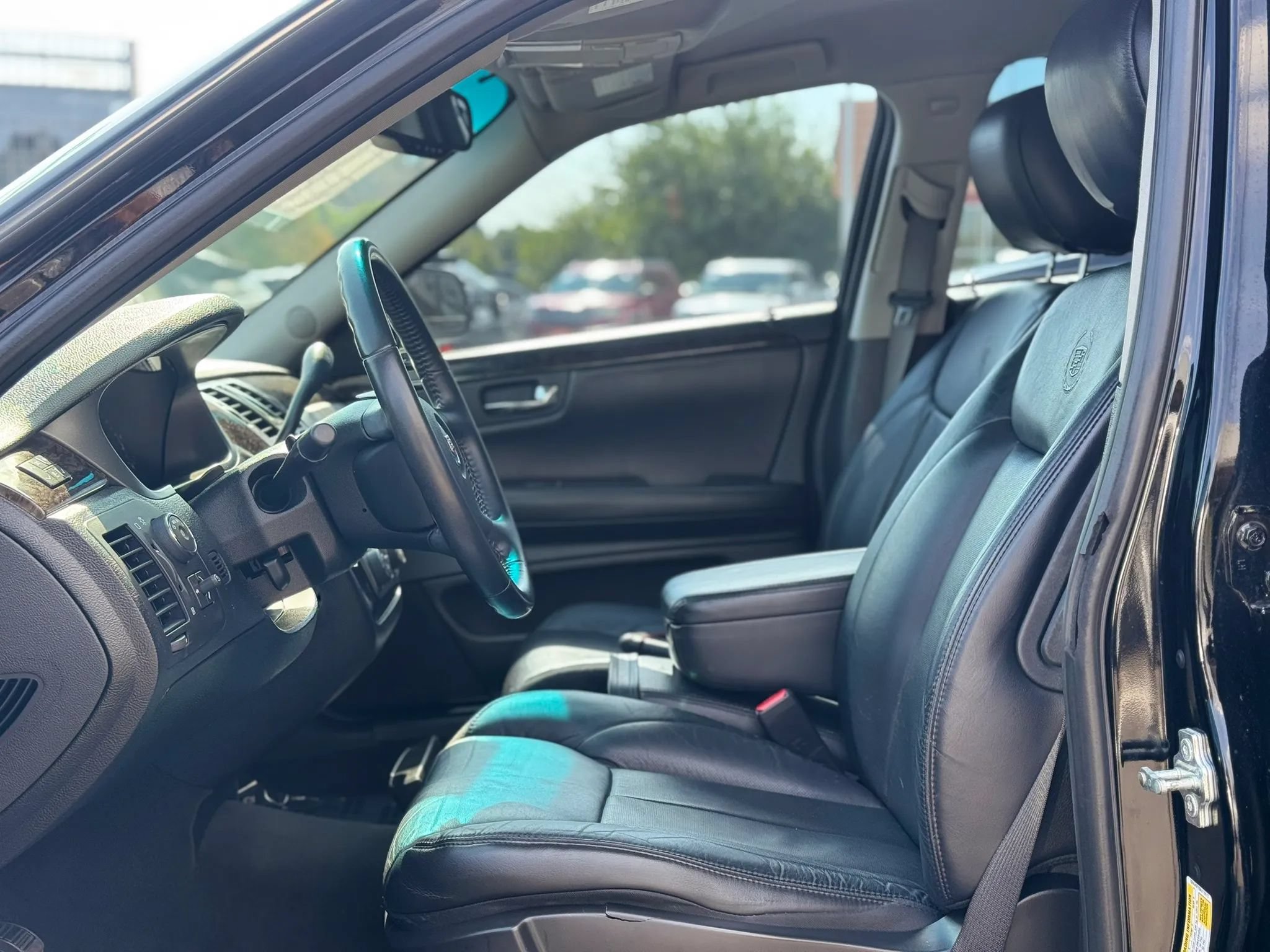 Used 2010 Cadillac DTS FWD image 10