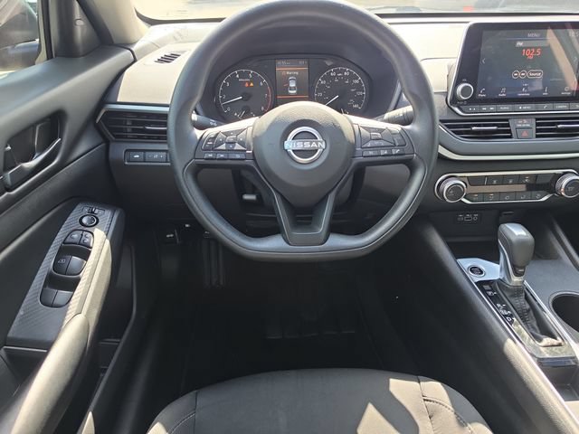 Certified 2025 Nissan Altima 2.5 S FWD image 13