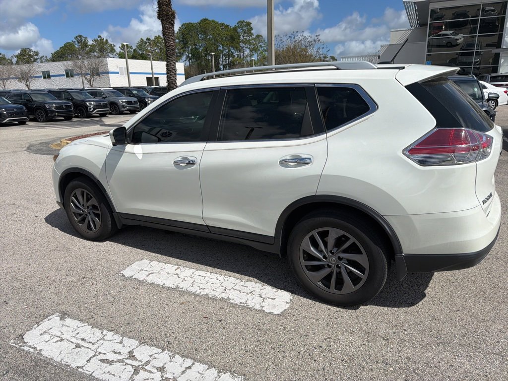 Used 2016 Nissan Rogue SL w/ SL Premium Package image 4