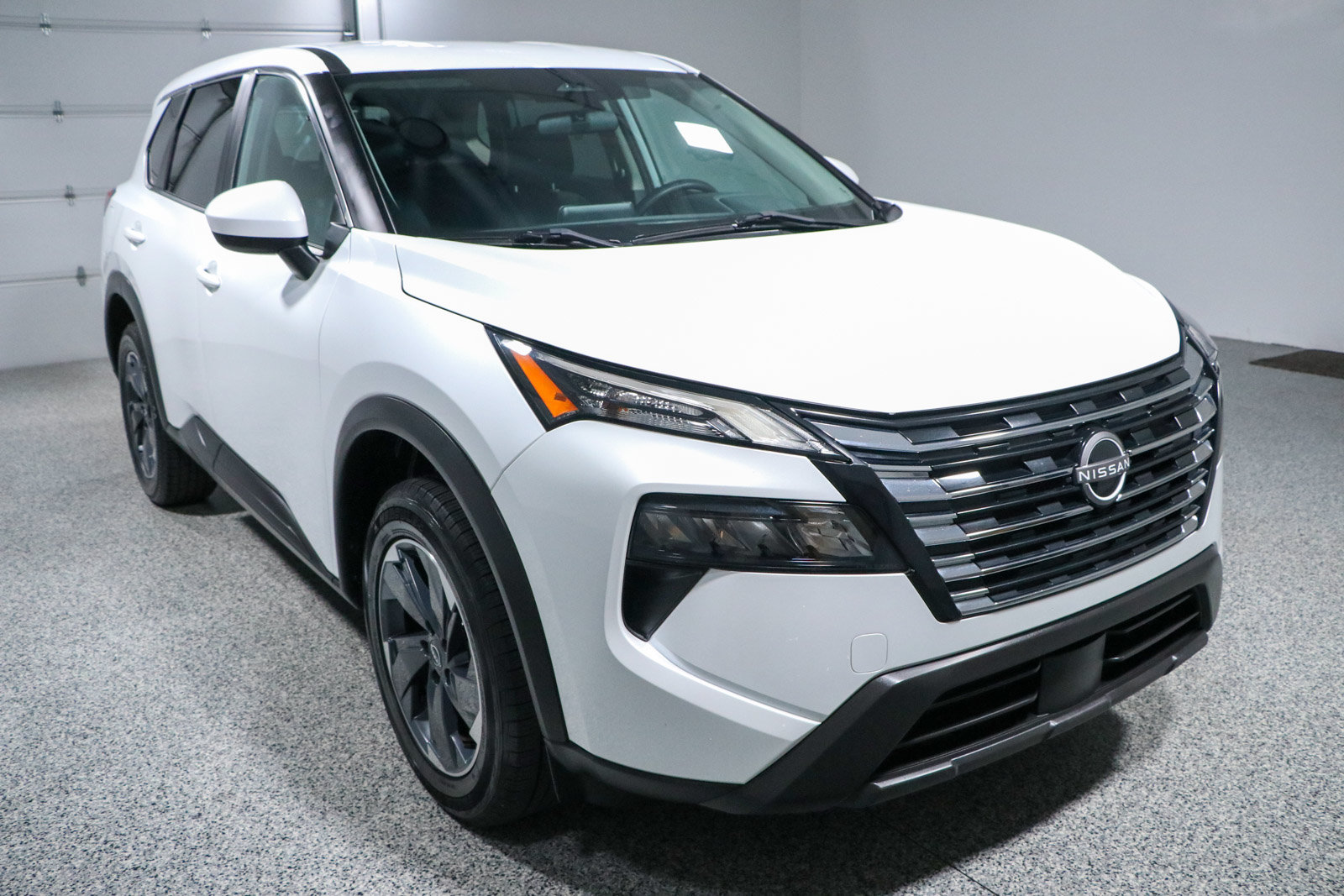 Used 2024 Nissan Rogue SV FWD image 5