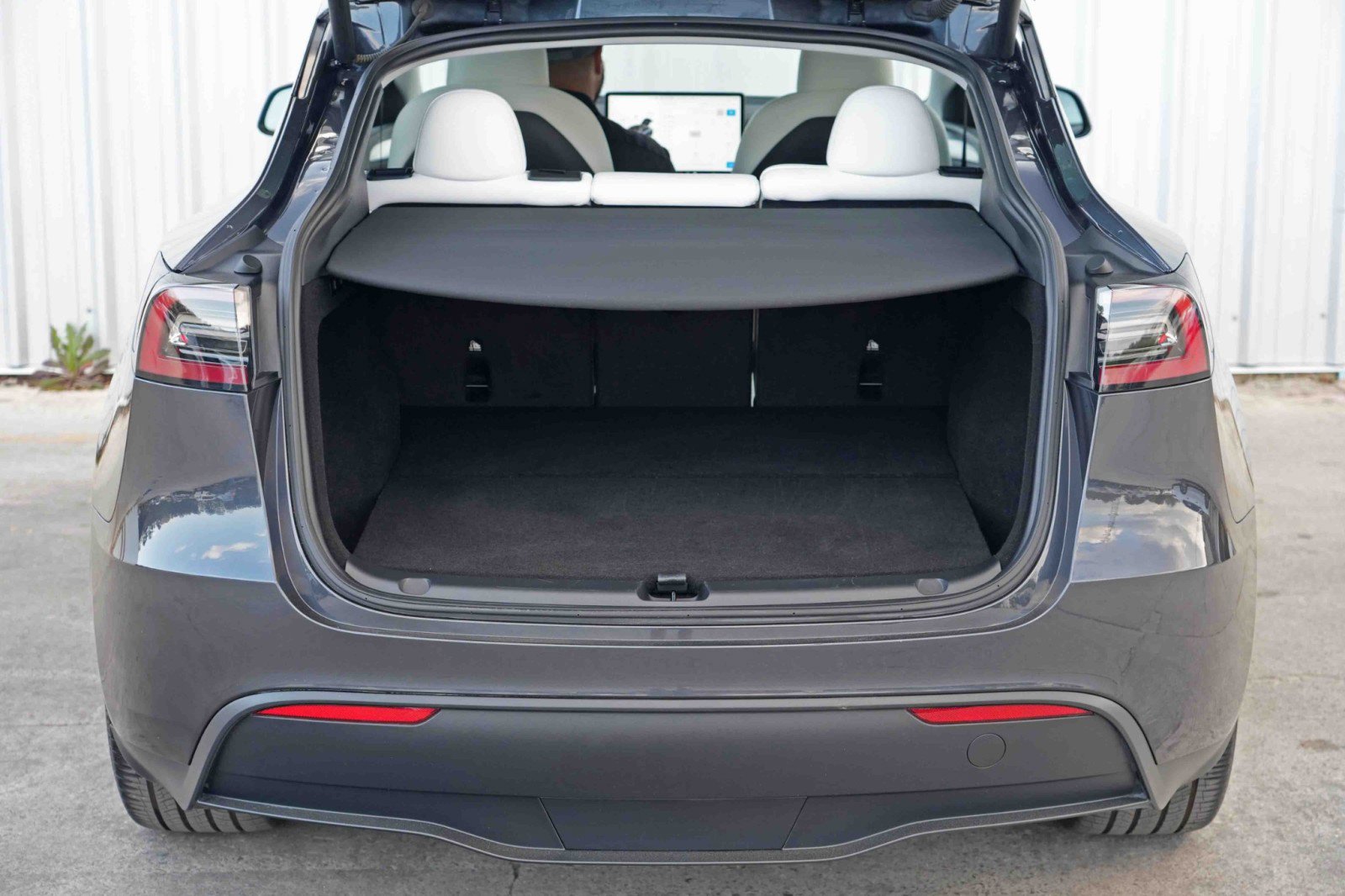 Used 2024 Tesla Model Y Long Range image 10