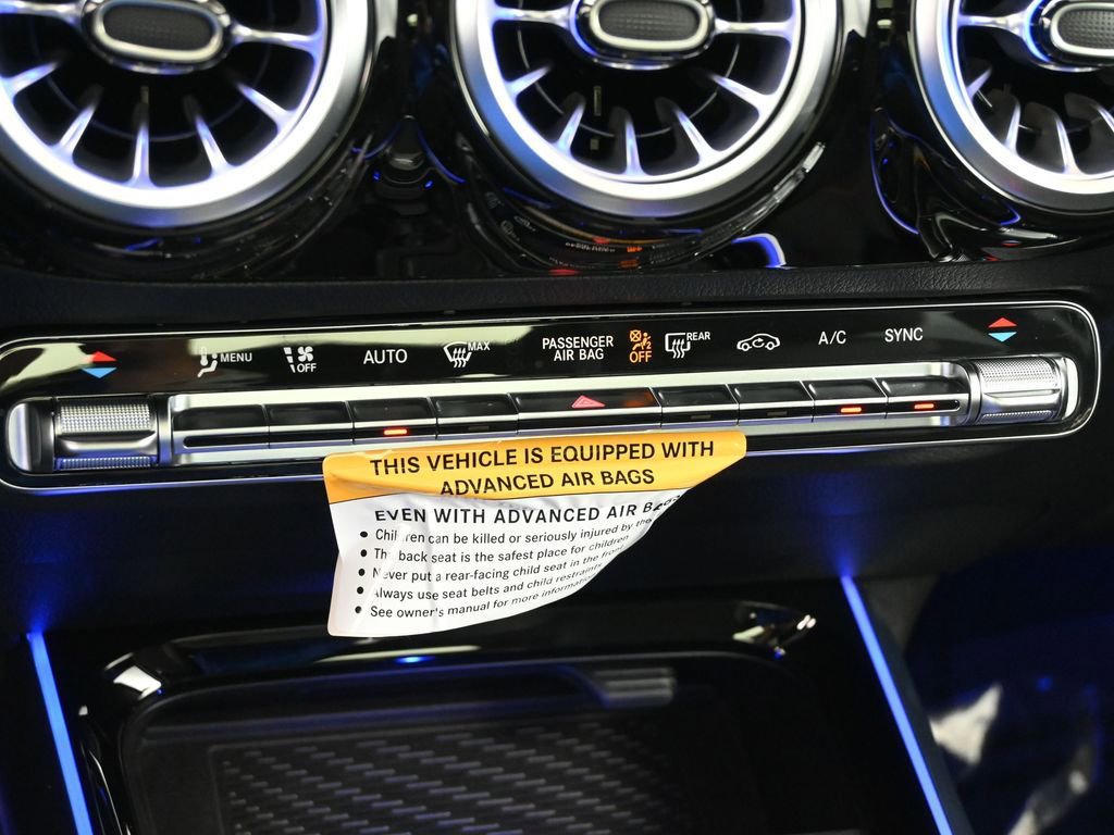 New 2025 Mercedes-Benz GLA 250 4MATIC image 17