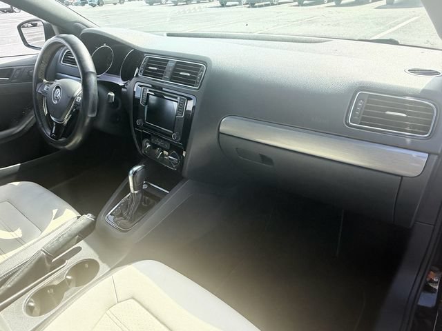 Used 2016 Volkswagen Jetta Sport FWD image 16