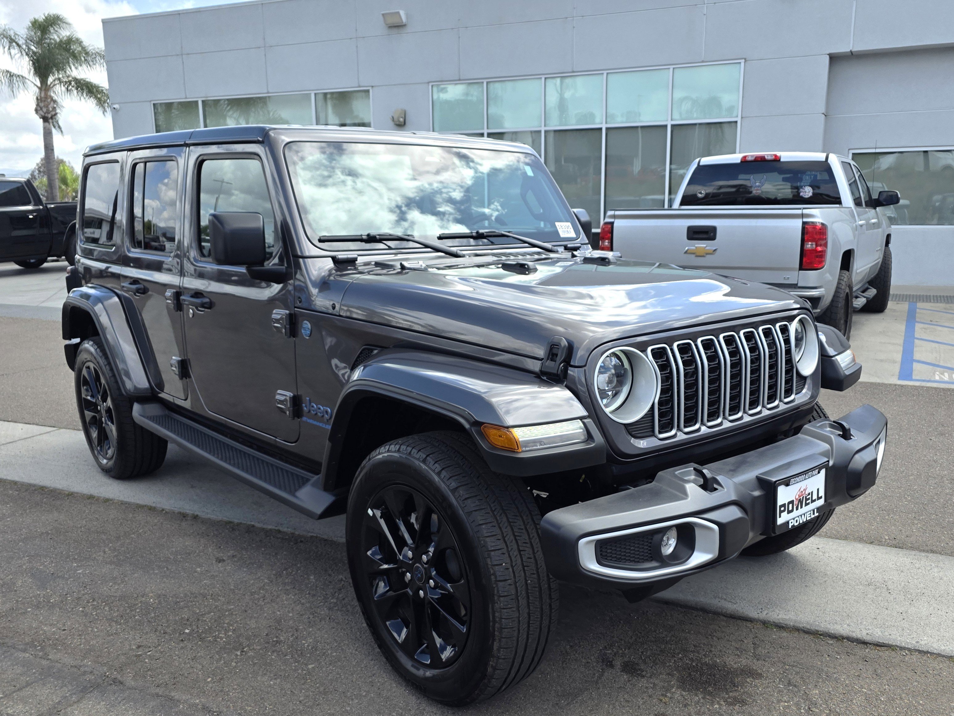 Certified 2025 Jeep Wrangler Sahara image 6