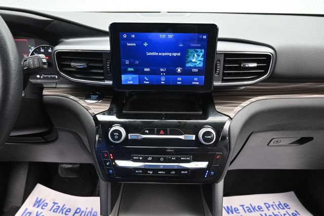Used 2023 Ford Explorer Limited w/ Equipment Group 301A AWD/4WD image 19