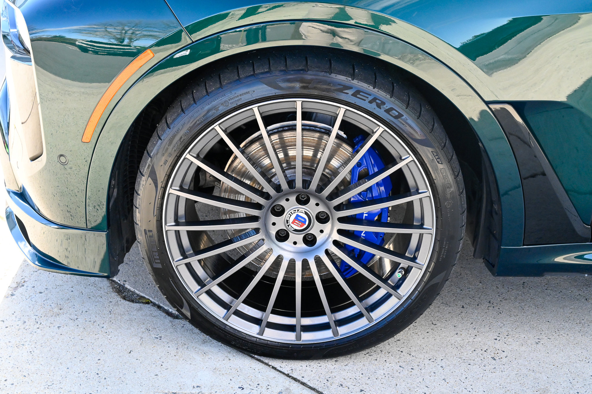 Used 2024 BMW ALPINA XB7 image 9