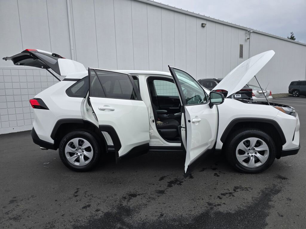 Certified 2024 Toyota RAV4 LE image 18