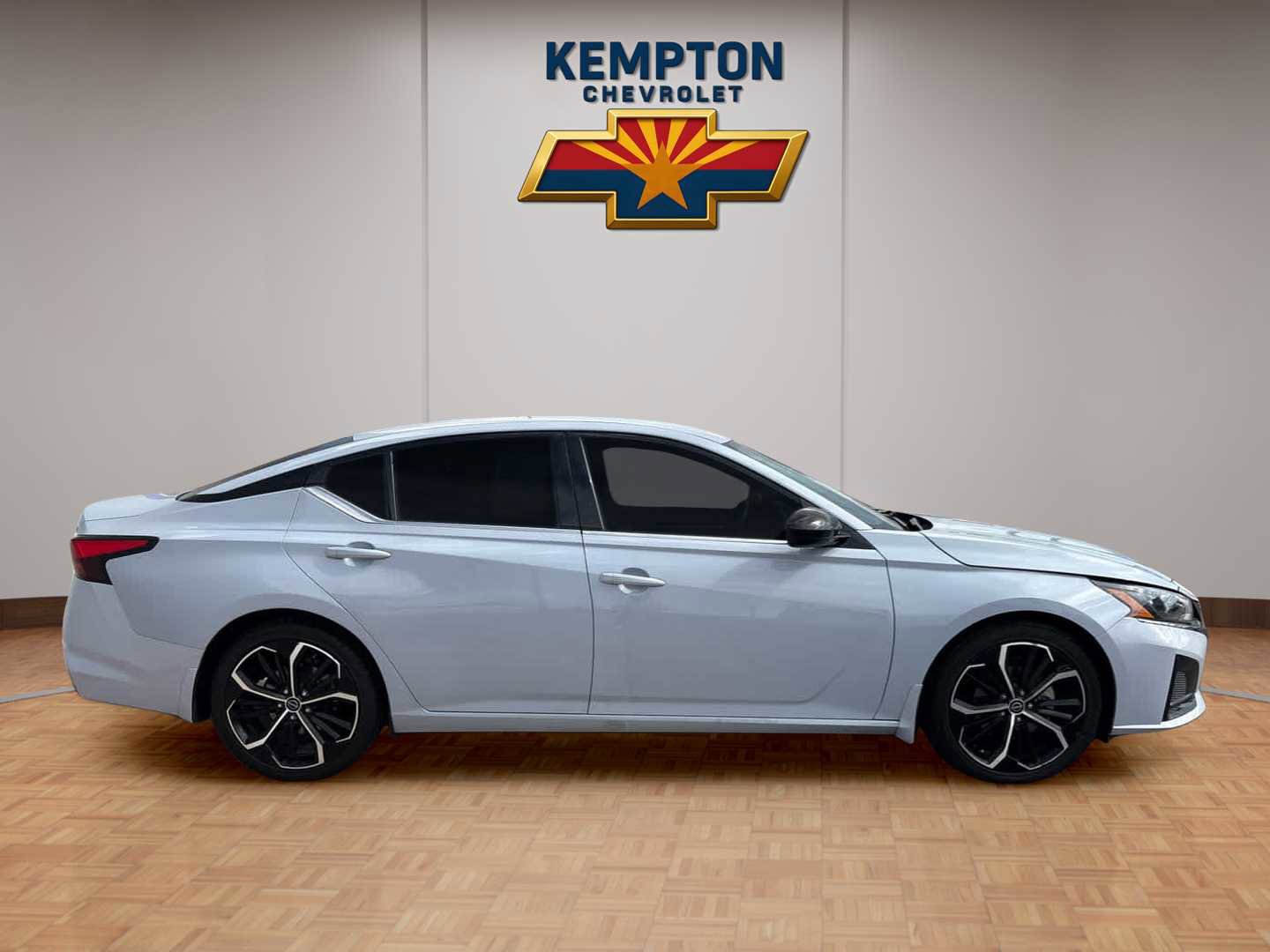 Used 2023 Nissan Altima 2.5 SR FWD image 7