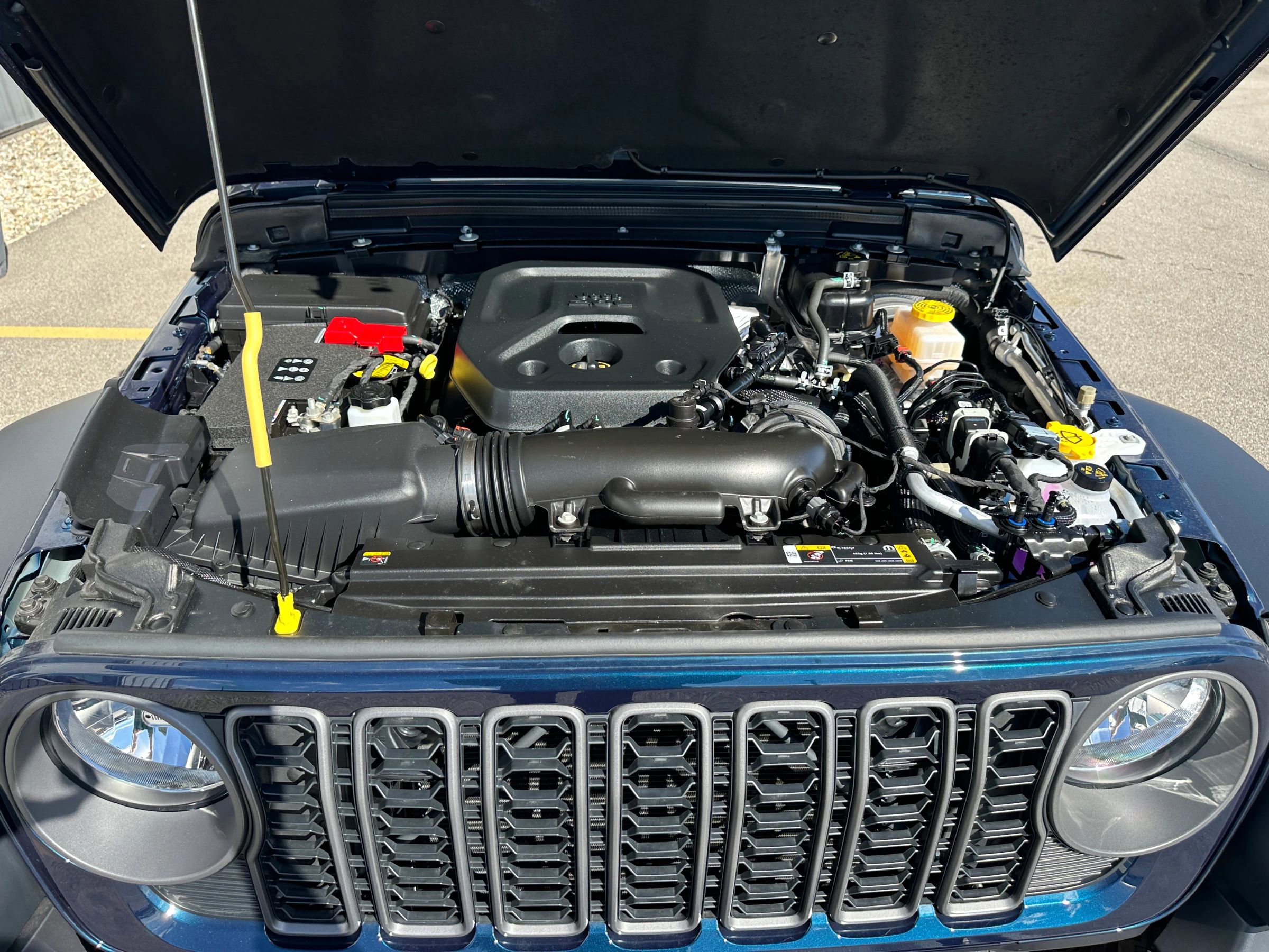 Used 2025 Jeep Wrangler Sport image 34