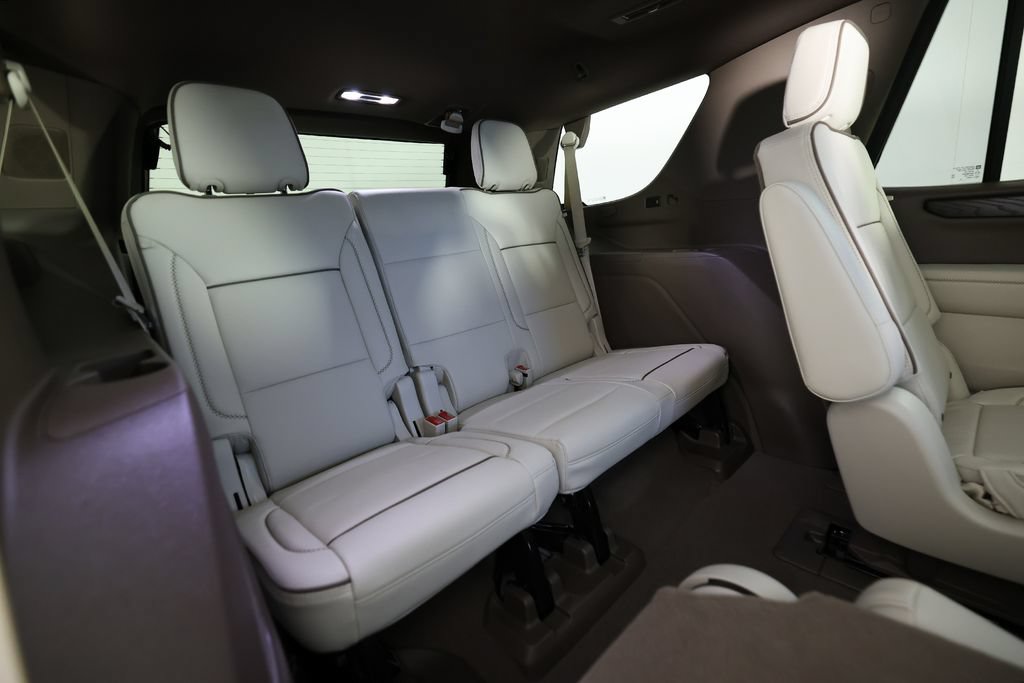 Used 2026 GMC Yukon Denali w/ Sun & Power Step Package AWD/4WD image 12