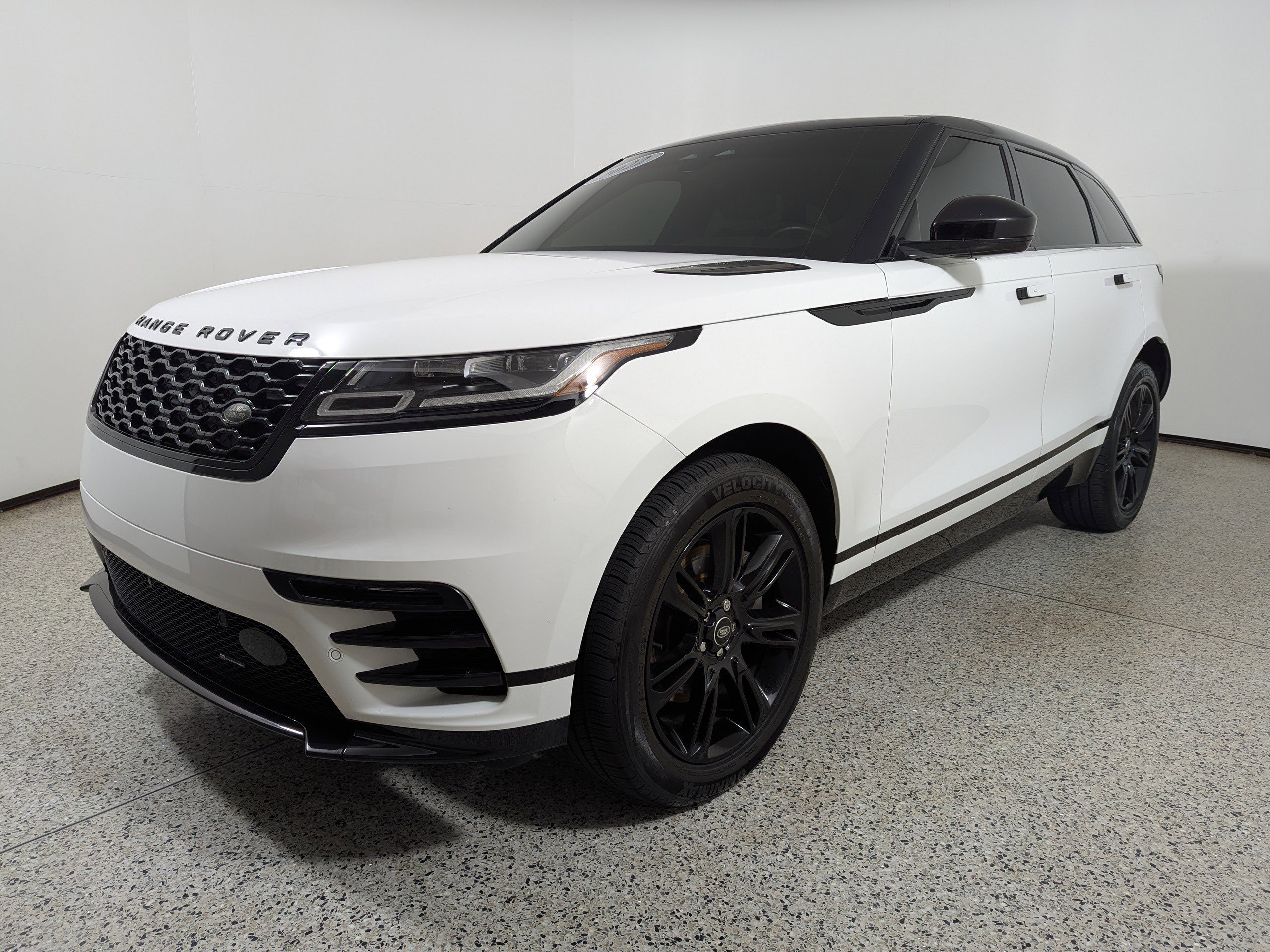 Used 2022 Land Rover Range Rover Velar R-Dynamic S AWD/4WD image 3