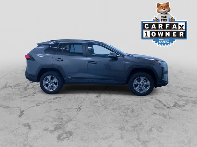 Used 2025 Toyota RAV4 XLE AWD/4WD image 2