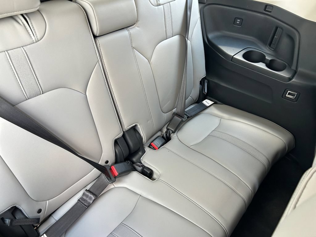 Certified 2025 Honda Pilot Touring image 36