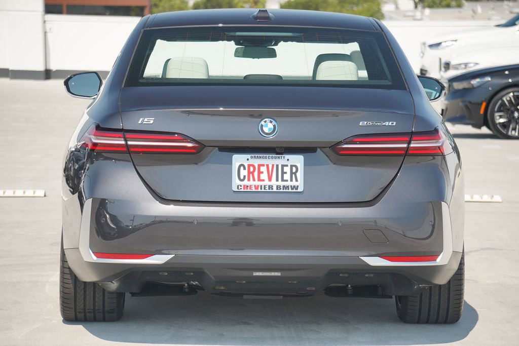 Used 2026 BMW i5 eDrive40 w/ Premium Package image 6