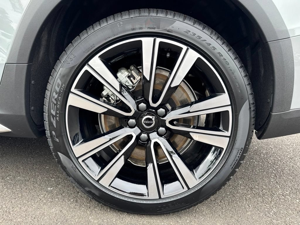 New 2026 Volvo V60 B5 Cross Country Ultra w/ Climate Package AWD/4WD image 28