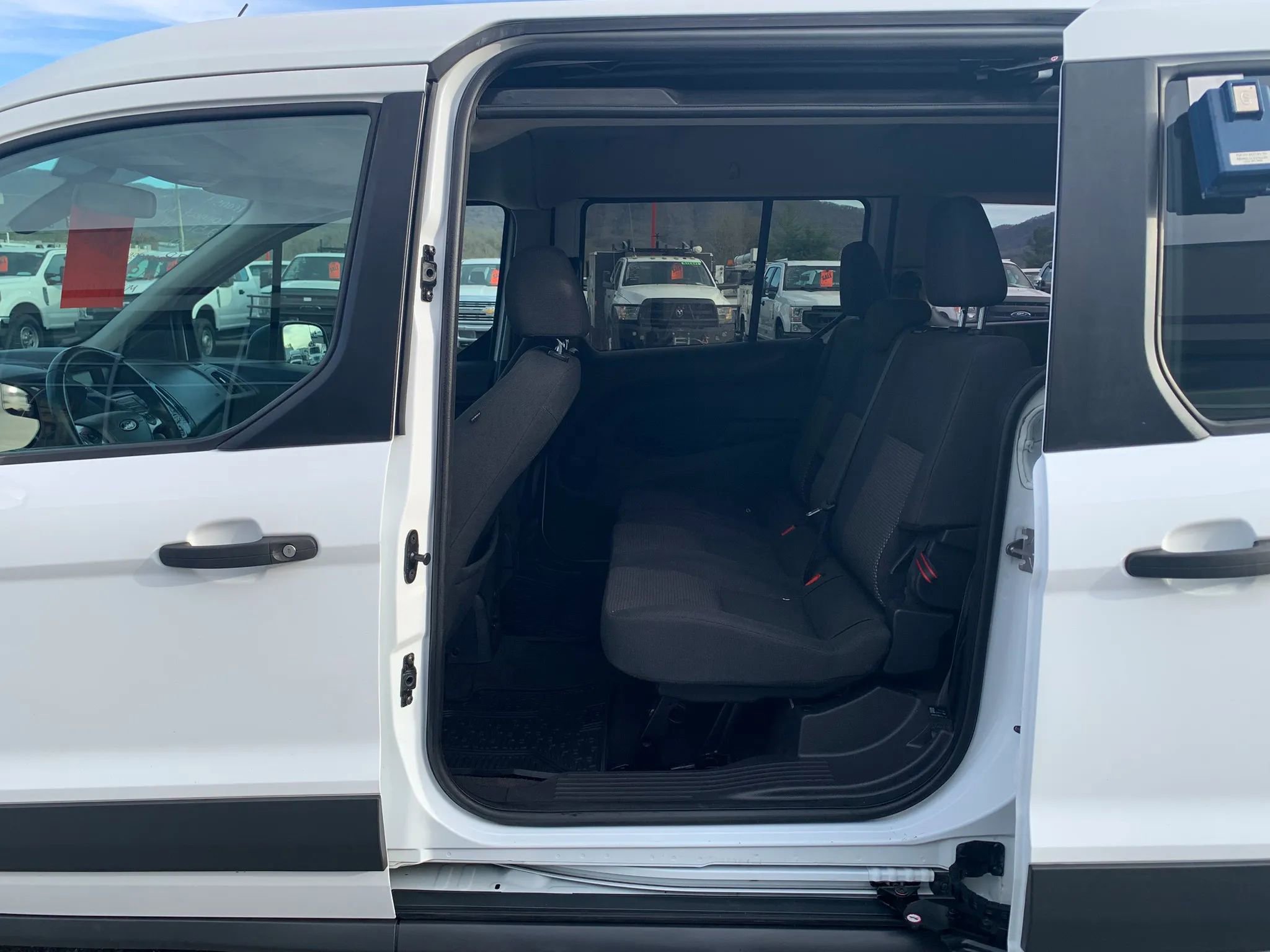 Used 2018 Ford Transit Connect XL image 23