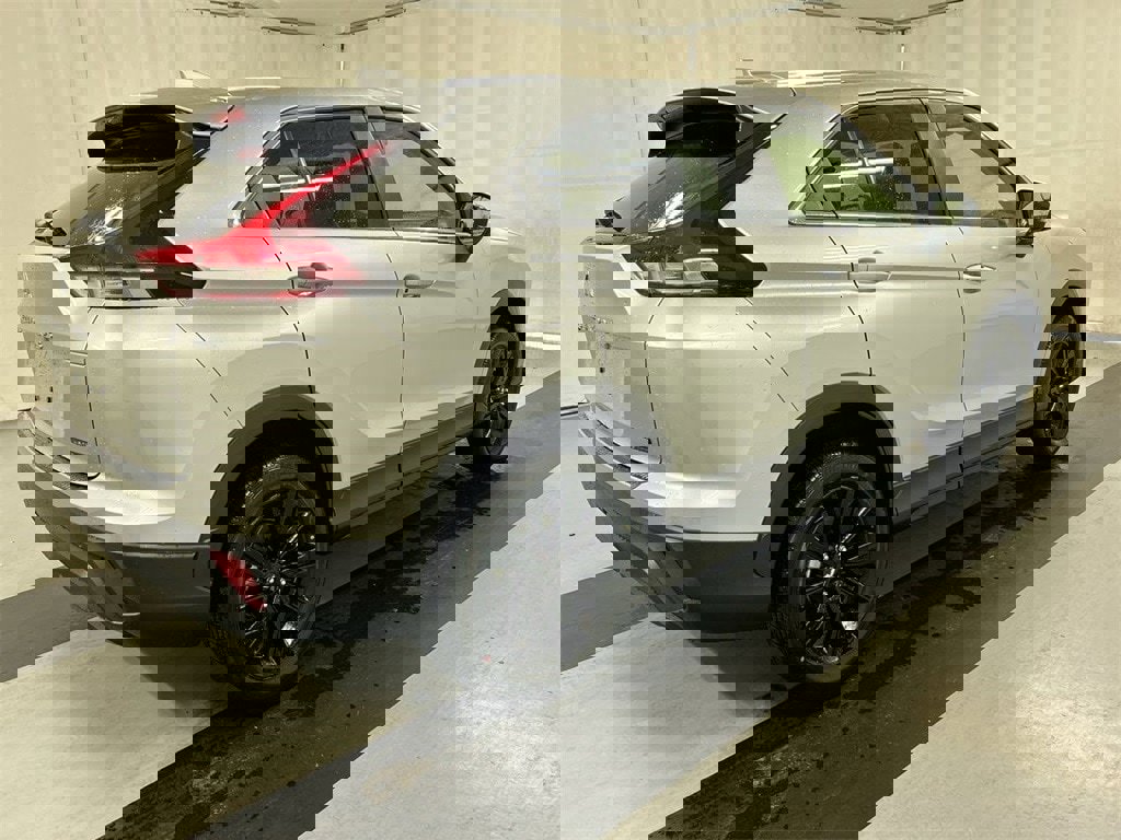 New 2026 Mitsubishi Eclipse Cross LE image 2