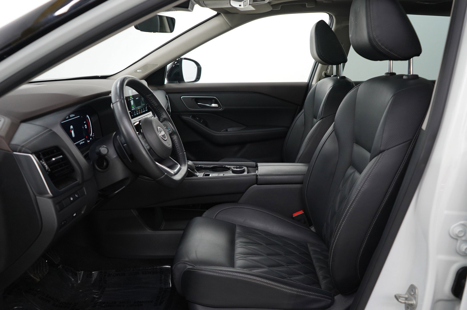 Used 2022 Nissan Rogue Platinum w/ Head-Up Display Package image 18