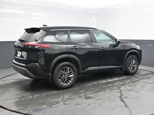 Used 2023 Nissan Rogue S AWD/4WD image 7