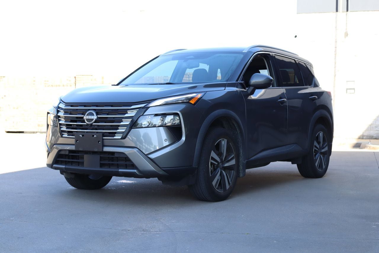 Used 2024 Nissan Rogue SL w/ SL Premium Package FWD image 2