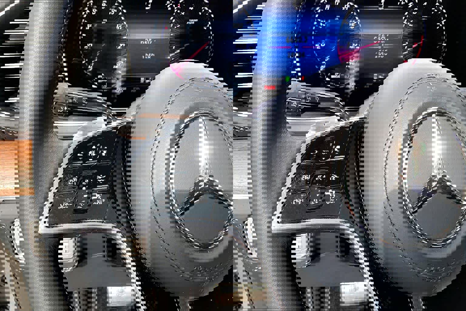 Used 2024 Mercedes-Benz Maybach GLS 600 4MATIC image 24