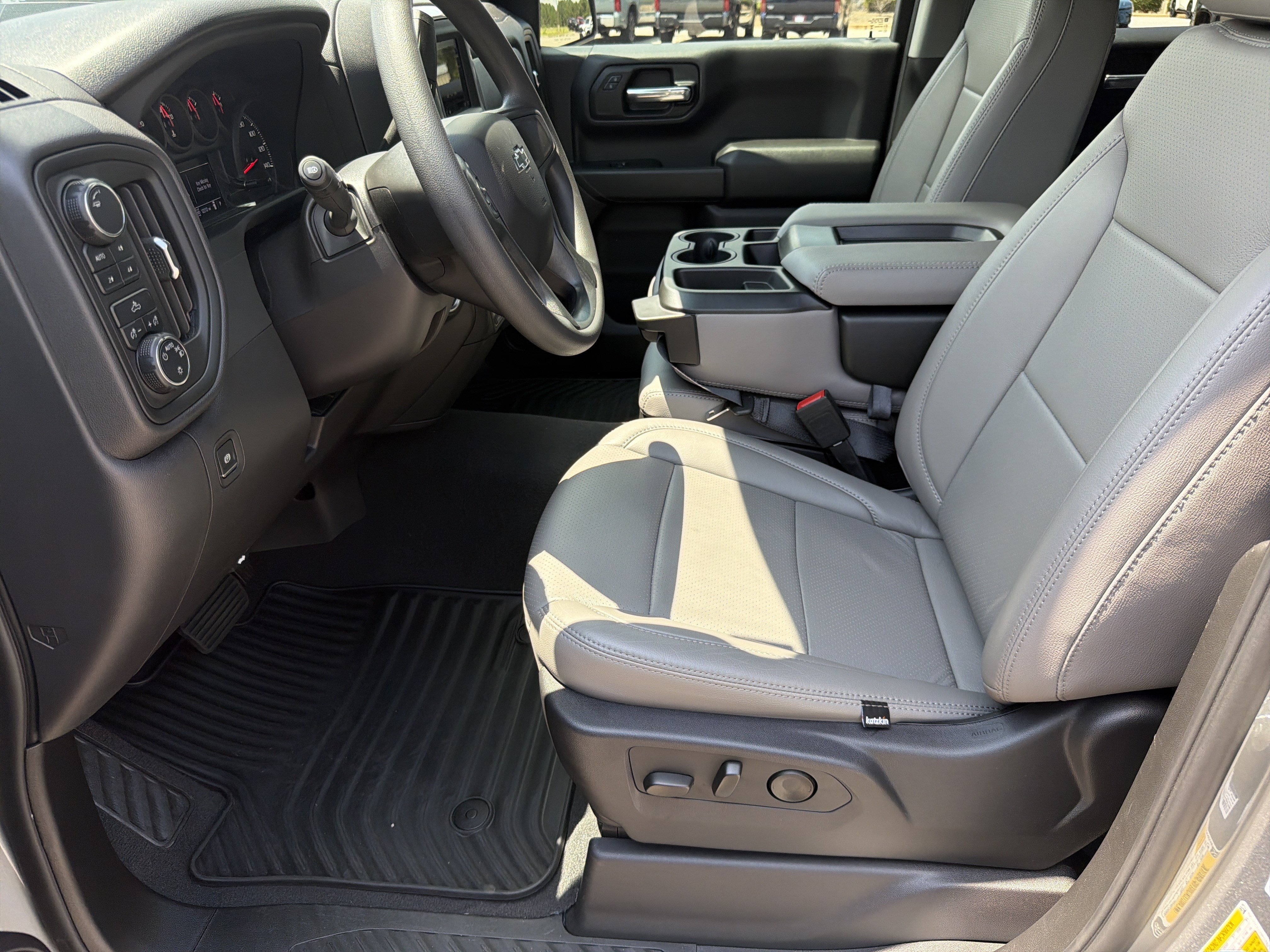 Used 2024 Chevrolet Silverado 1500 Custom Trail Boss AWD/4WD image 19