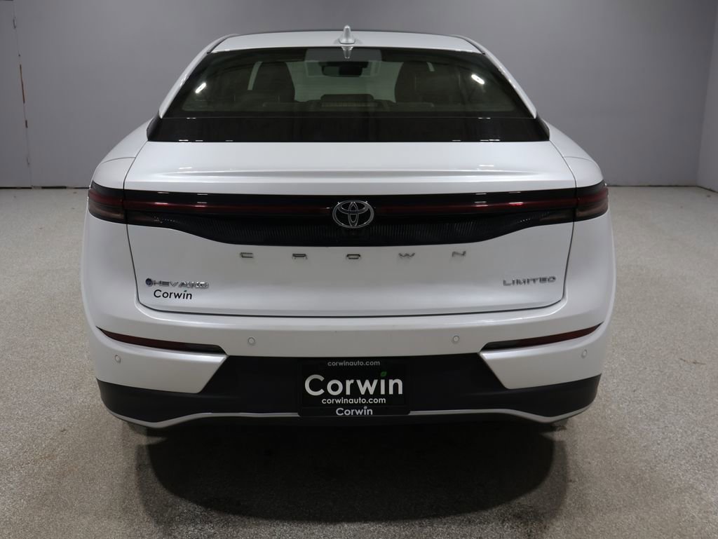 Used 2024 Toyota Crown Limited image 3