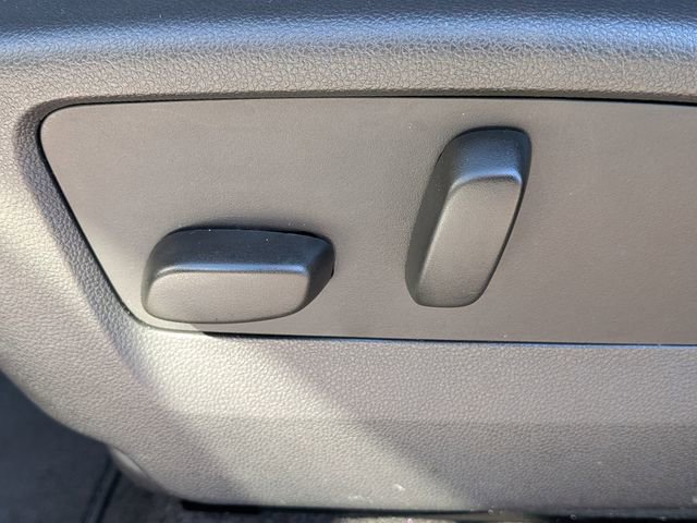 Used 2023 Buick Envision Essence w/ Sport Touring Package image 17