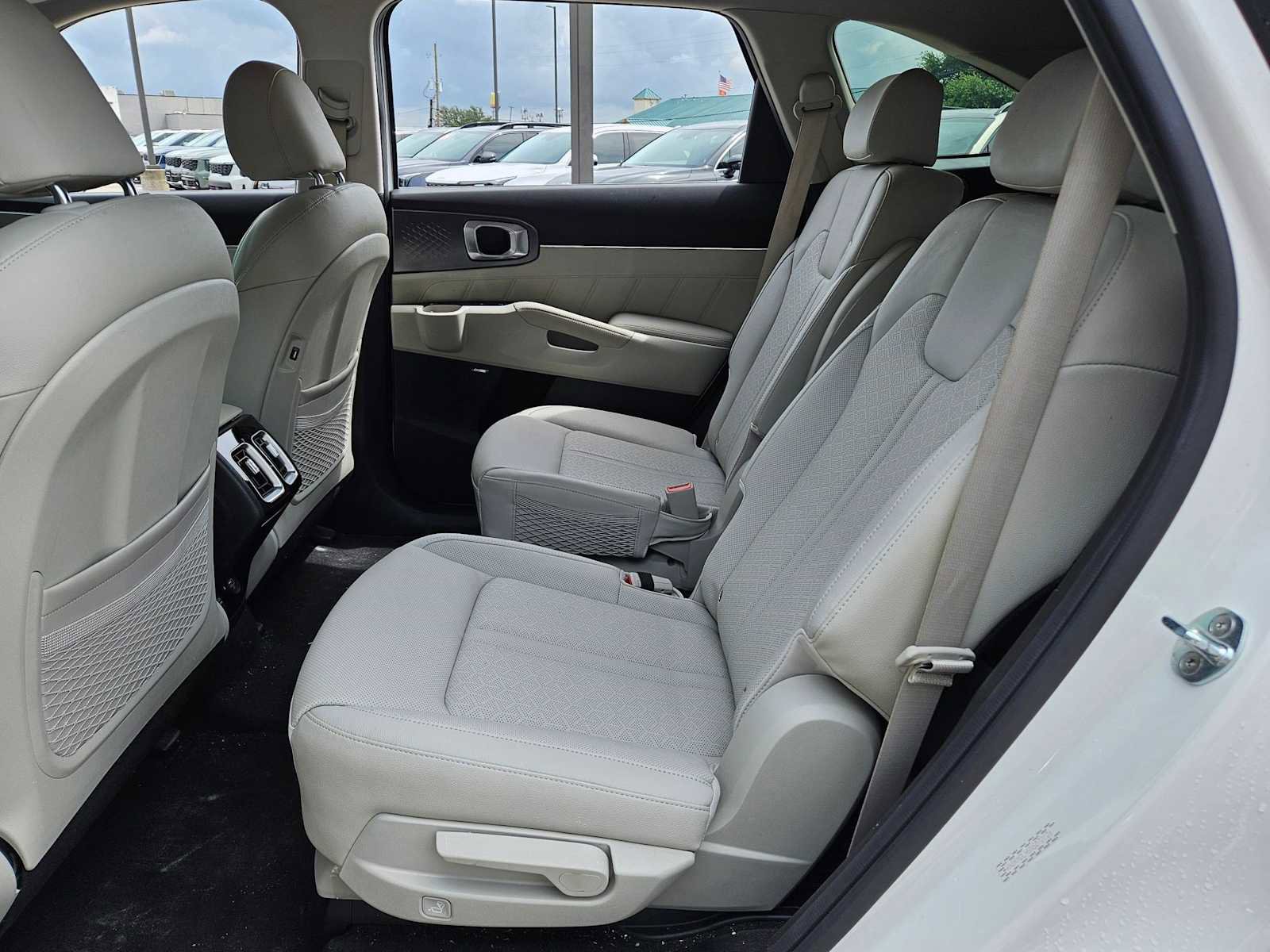 Used 2022 Kia Sorento SX Prestige w/ Panoramic Sunroof Package AWD/4WD image 18