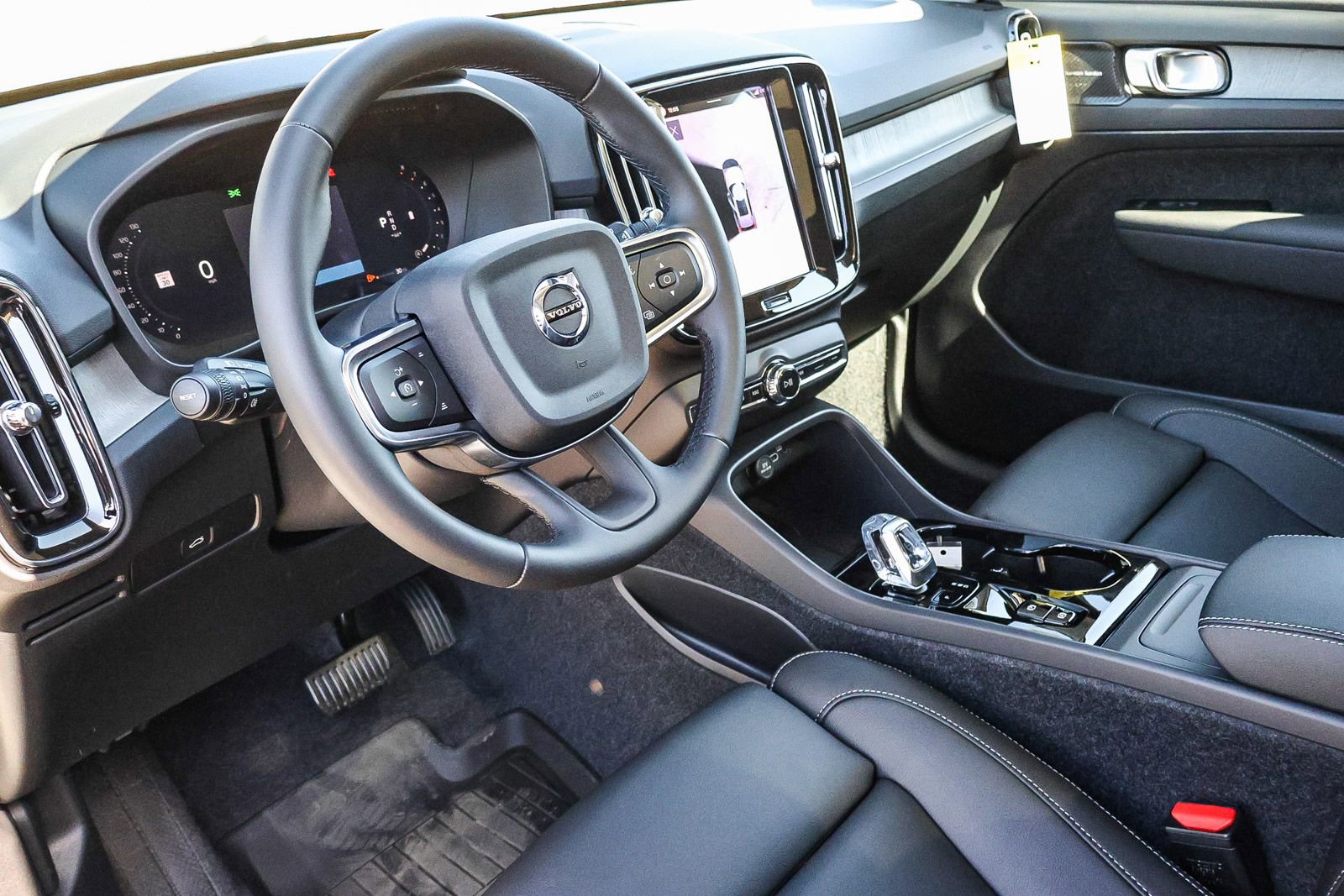 New 2026 Volvo XC40 B5 Ultra w/ Climate Package image 27