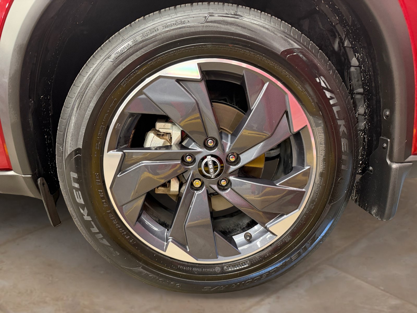 Used 2025 Nissan Rogue SV FWD image 26