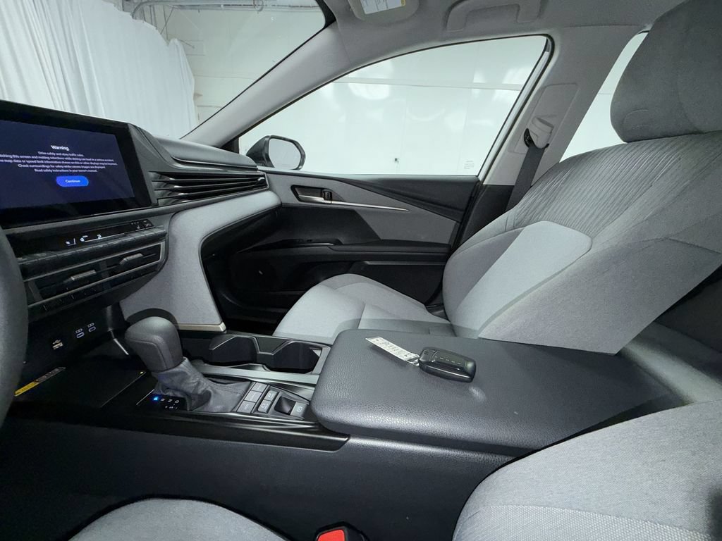 Used 2025 Toyota Camry LE w/ Convenience Package AWD/4WD image 26