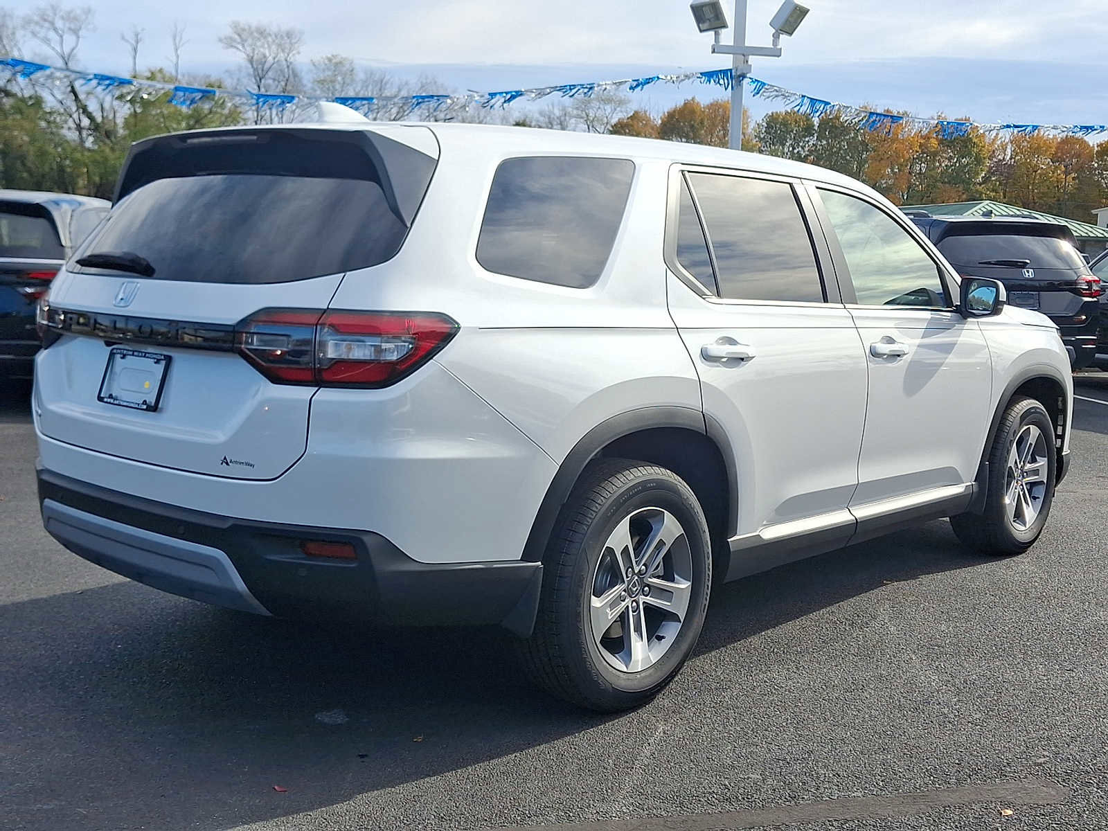 New 2025 Honda Pilot EX-L image 4