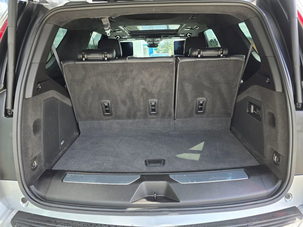 Certified 2023 Cadillac Escalade Sport Platinum w/ Heavy-Duty Trailer Package image 16