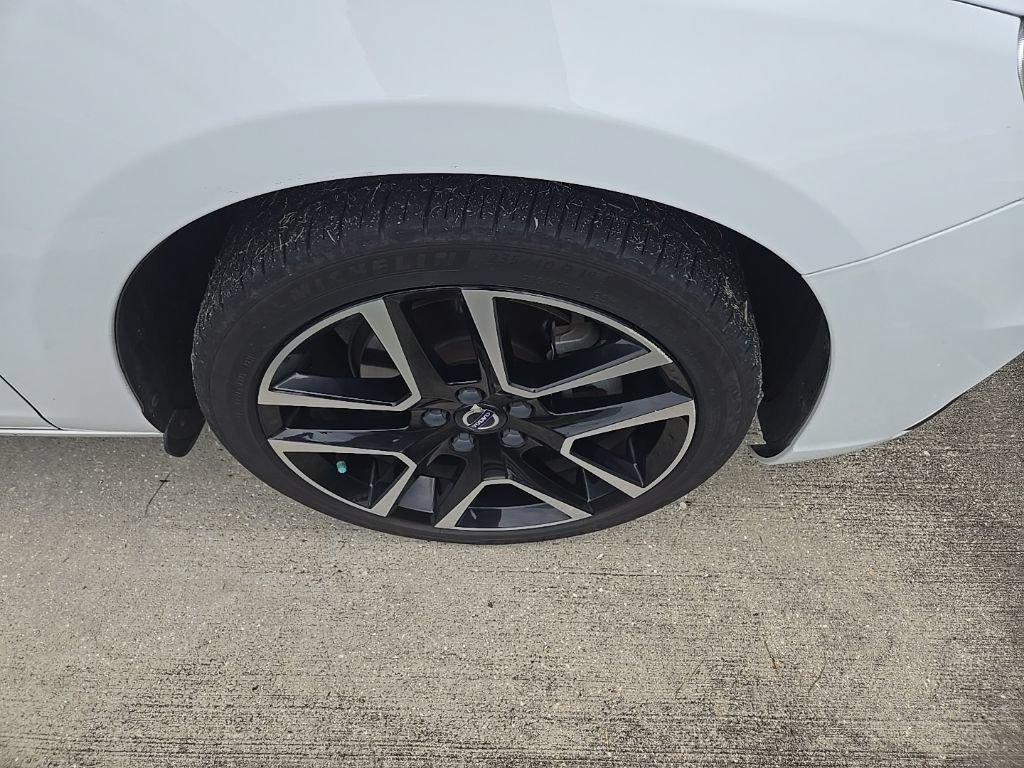 Used 2018 Volvo S60 T5 Dynamic w/ Vision Package FWD image 4