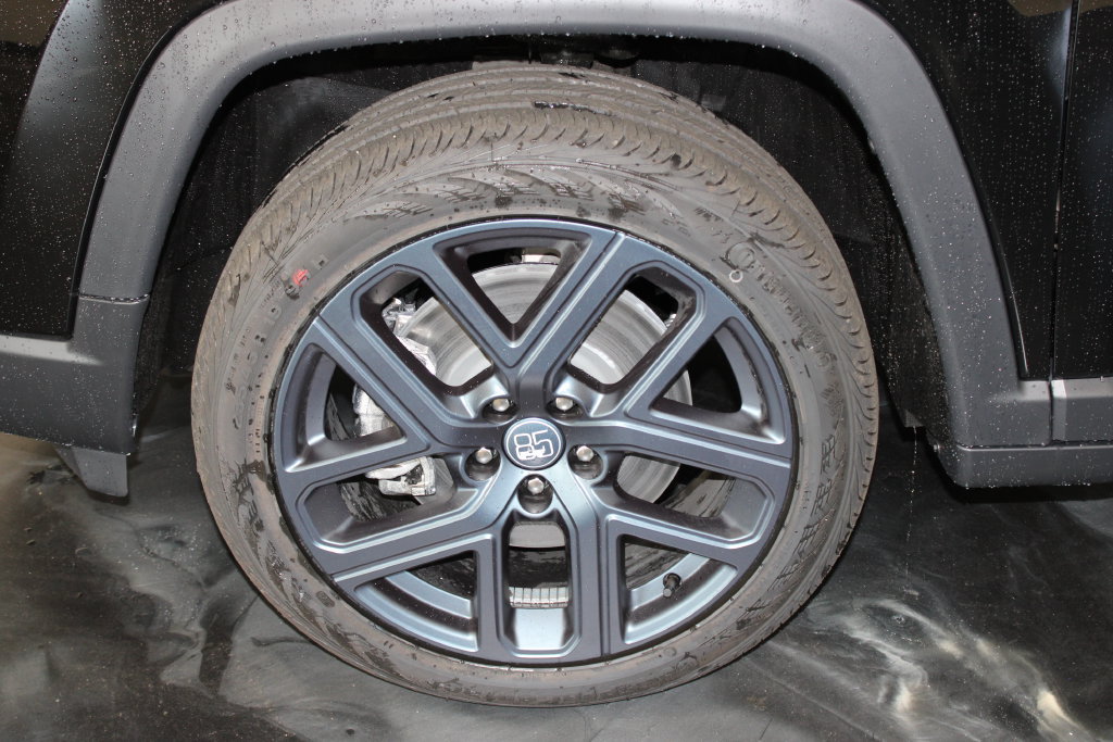 New 2026 Jeep Compass Latitude AWD/4WD image 24