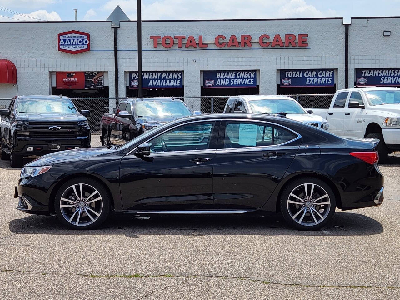 Used 2019 Acura TLX V6 SH-AWD w/ Advance Package image 2