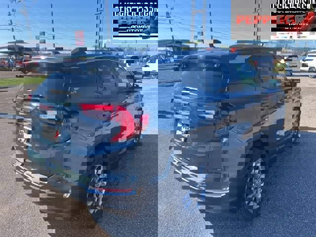 Used 2024 GMC Terrain SLT w/ Tech Package image 6