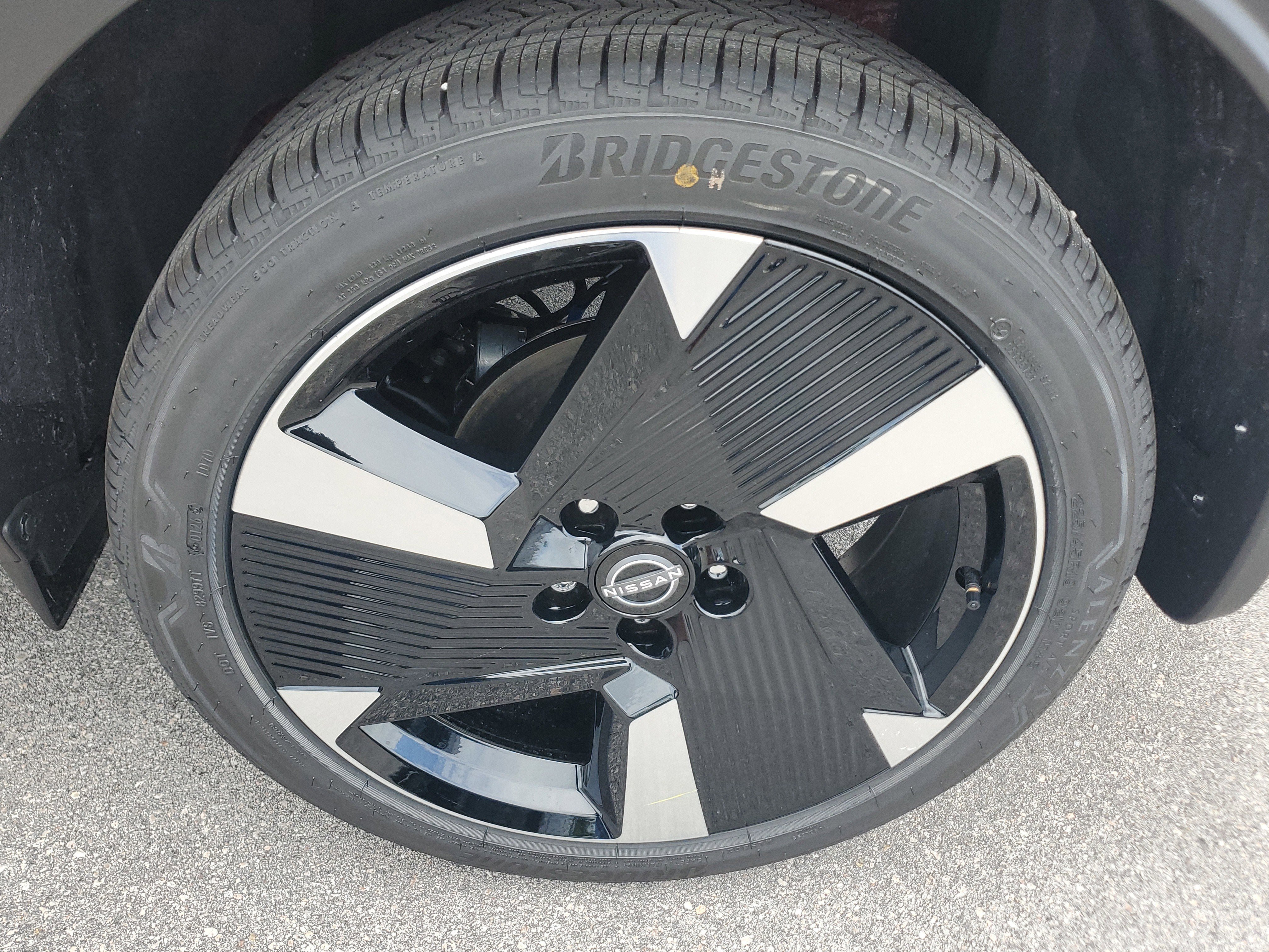 New 2026 Nissan Kicks SR FWD image 7