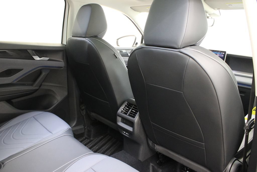 New 2026 Volkswagen Tiguan SE FWD image 20