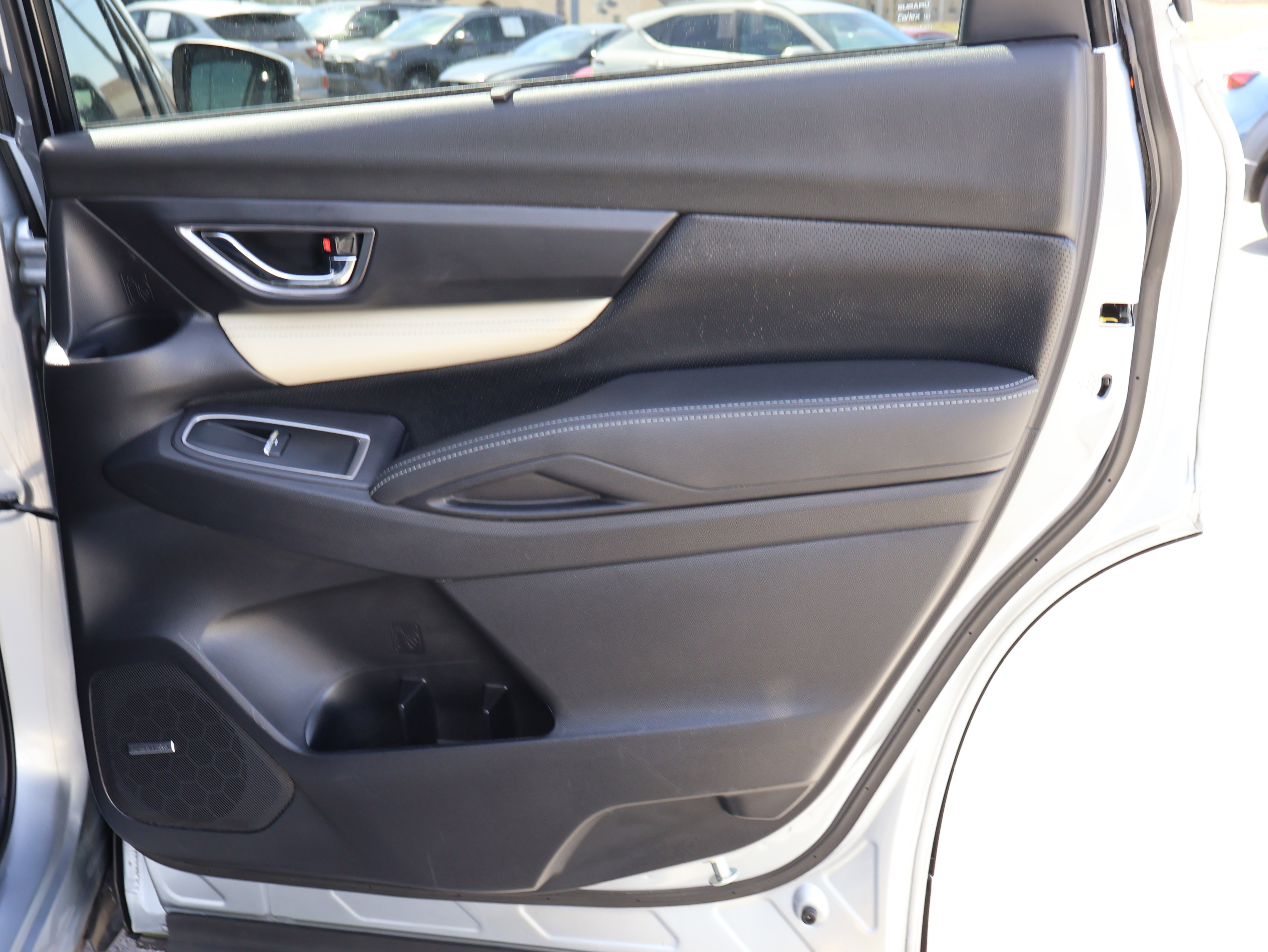 Used 2022 Subaru Ascent Limited w/ Technology Package image 12