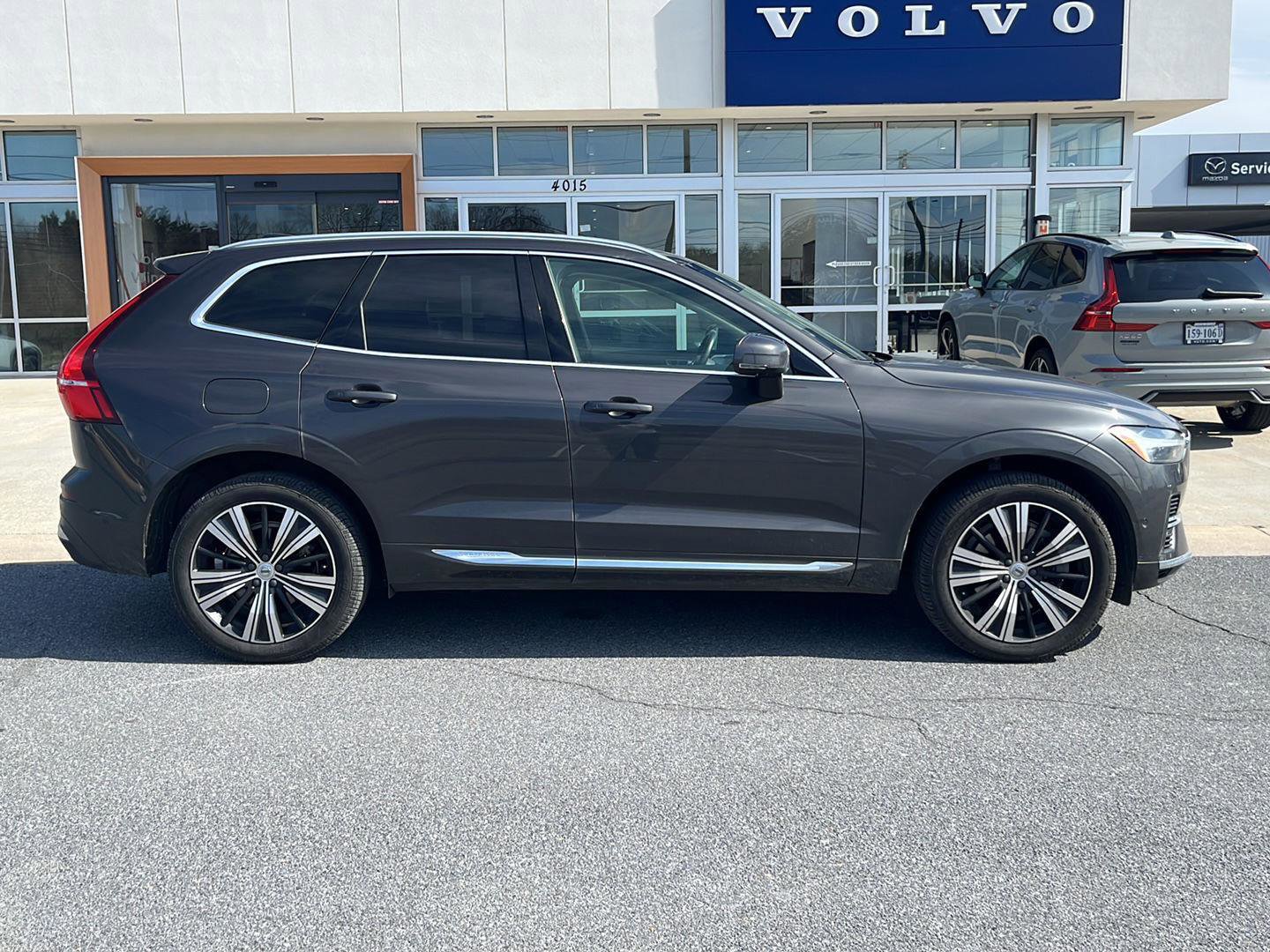 Used 2022 Volvo XC60 T8 Inscription w/ Advanced Package image 7